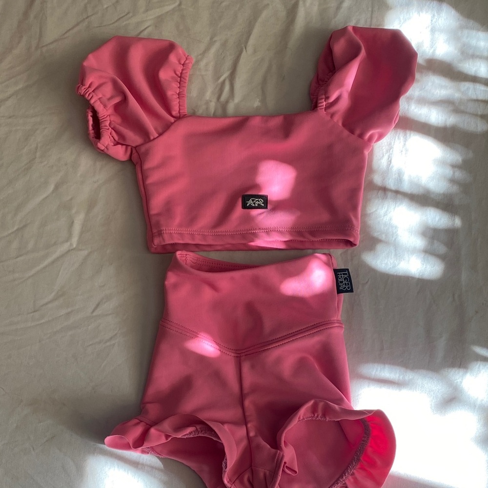 Pink Ruffle Tiger Friday dance set